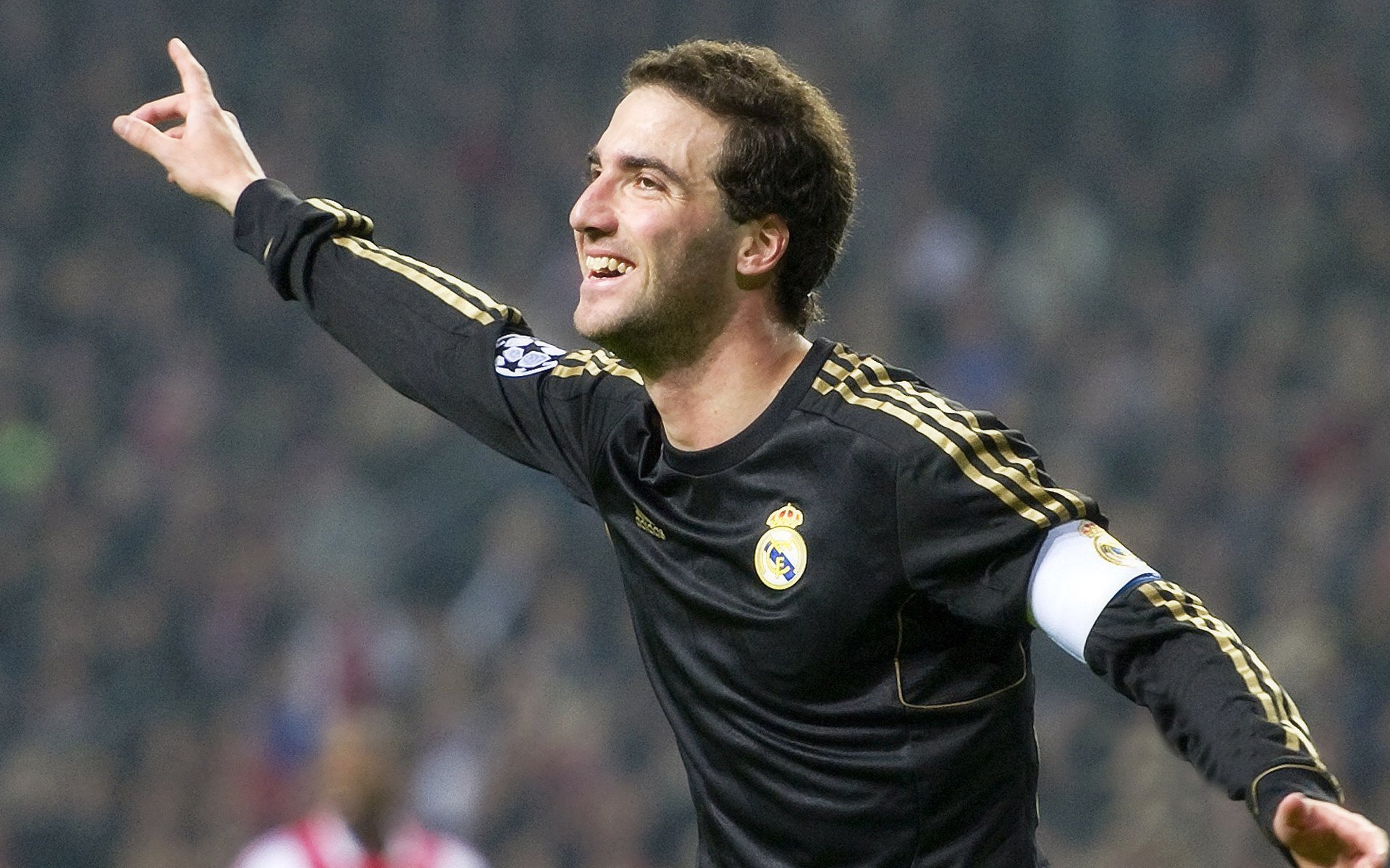 《冠军战队的秘密武器：团队战略分析》，冠军战队名字