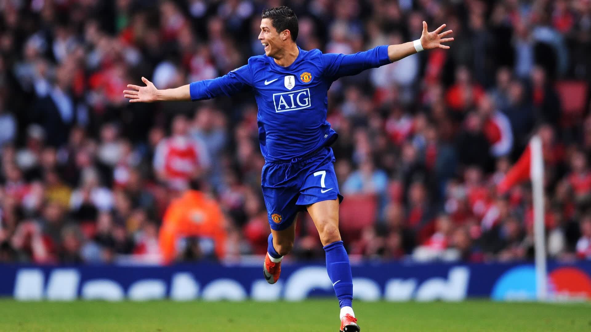 退役后开车路过球场会减速